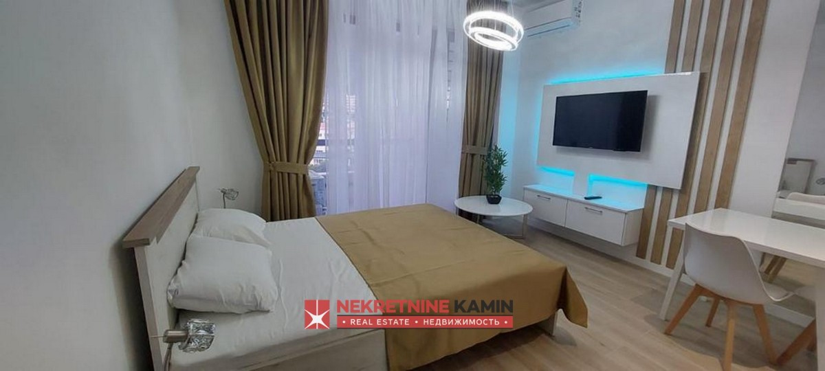 Na prodaju studio na 20m od mora, Bečići